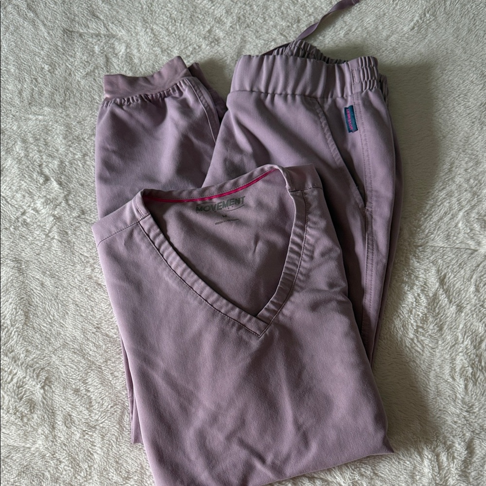 Mauve color Scrub Set brand: movement